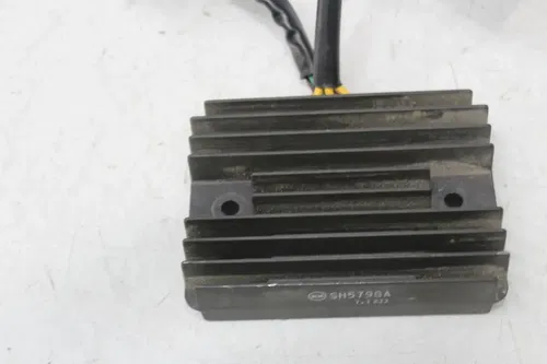 04-10 APRILIA RSV1000R RECTIFIER VOLTAGE REGULATOR