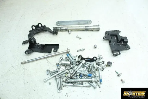 18-24 HARLEY-DAVIDSON STREET BOB FXBBS 114 PARTS LOT NUTS BOLTS MOUNT BRACKET