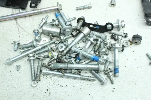 18-24 HARLEY-DAVIDSON STREET BOB FXBBS 114 PARTS LOT NUTS BOLTS MOUNT BRACKET