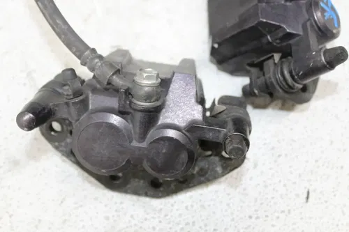 1990 KAWASAKI NINJA 750R ZX750F RIGHT LEFT FRONT BRAKE CALIPER SET PAIR CALIPERS
