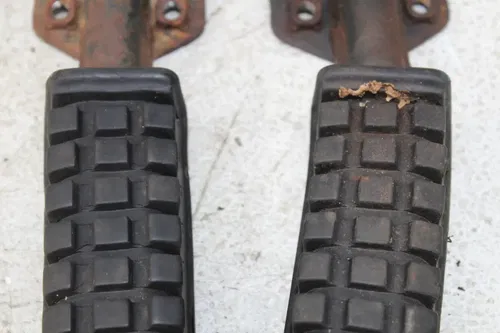 1983 HONDA ATC185S LEFT RIGHT FOOT RESTS PEGS STEPS