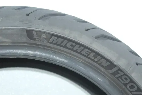 MICHELIN ROAD 6 GT 190/50 ZR17 M/C (73W) 2CT REAR BACK TIRE (TREAD:7/32NDS)