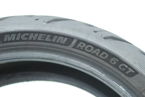 MICHELIN ROAD 6 GT 190/50 ZR17 M/C (73W) 2CT REAR BACK TIRE (TREAD:7/32NDS)