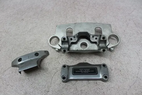 1993 KAWASAKI VULCAN 500 EN500A FORKS UPPER TRIPLE TREE CLAMP