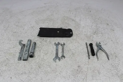 2004 YAMAHA V STAR 650 XVS650A CLASSIC STOCK TOOLS OEM TOOL BAG KIT SET