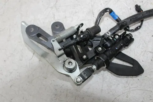 22-24 YAMAHA YZF R7 RIGHT REARSET FOOT PEG BRAKE MASTER CYLINDER RESERVOIR PEDAL