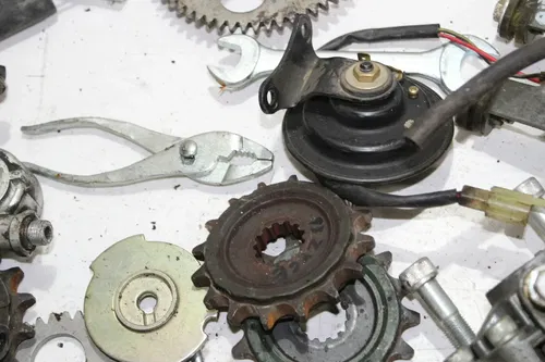 1993 KAWASAKI NINJA ZX6 ZX600E PARTS AND HARDWARE NUTS BOLTS