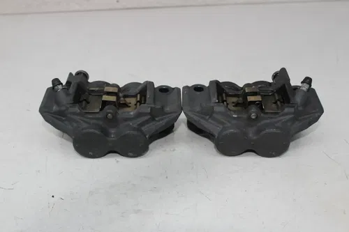 17-20 YAMAHA YZF R6 RIGHT LEFT FRONT BRAKE CALIPER SET PAIR CALIPERS