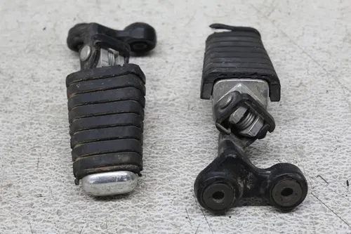 1985 YAMAHA XJ700X MAXIM X FRONT FOOT RESTS PEGS STEPS SET PAIR
