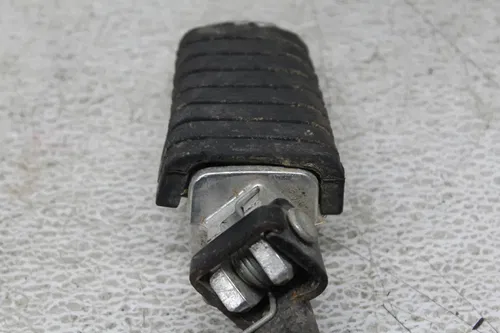 1985 YAMAHA XJ700X MAXIM X FRONT FOOT RESTS PEGS STEPS SET PAIR