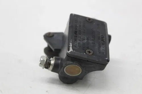 93-01 Kawasaki Ninja Zx11 Front Brake Master Cylinder (read)