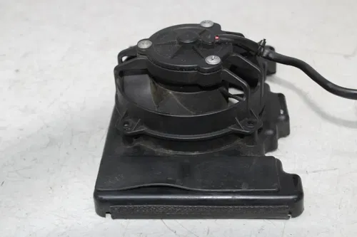01 KTM 640 DUKE II ENGINE MOTOR COOLING COOLER RADIATOR FAN