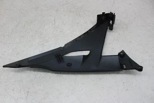 16-18 HONDA CBR500R LOWER RIGHT BOTTOM BELLY FAIRING COWL