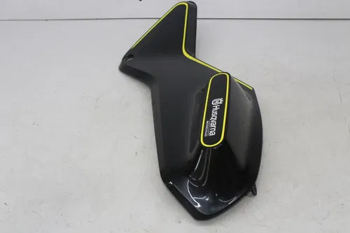 18-23 HUSQVARNA SVARTPILEN 401 RIGHT GAS TANK FUEL CELL PANEL COVER TRIM COWL