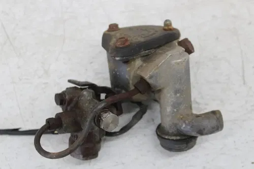 82-83 YAMAHA MAXIM 750 XJ750 RIGHT LEFT REARSET W FOOT PEGS BRAKE MASTER CALIPER