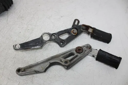 82-83 YAMAHA MAXIM 750 XJ750 RIGHT LEFT REARSET W FOOT PEGS BRAKE MASTER CALIPER