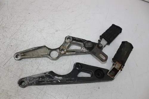 82-83 YAMAHA MAXIM 750 XJ750 RIGHT LEFT REARSET W FOOT PEGS BRAKE MASTER CALIPER