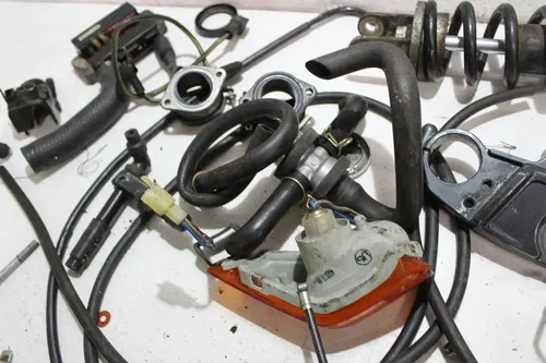 1993 KAWASAKI NINJA ZX6 ZX600E PARTS AND HARDWARE NUTS BOLTS