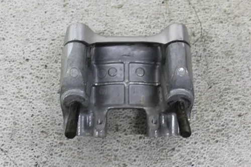 1985 YAMAHA VMAX 1200 VMX1200 HANDLE BAR CENTER MOUNT BRACKET