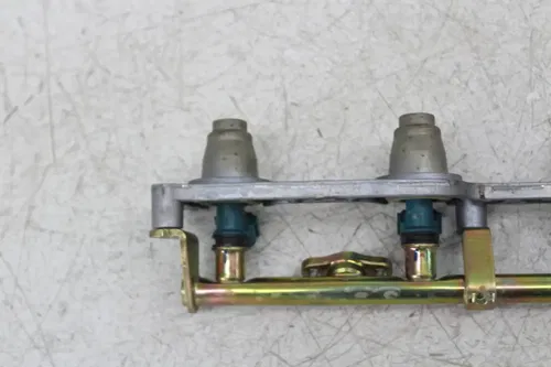 06-07 HONDA CBR1000RR FUEL INJECTORS RAIL