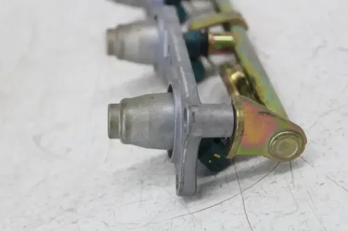 06-07 HONDA CBR1000RR FUEL INJECTORS RAIL