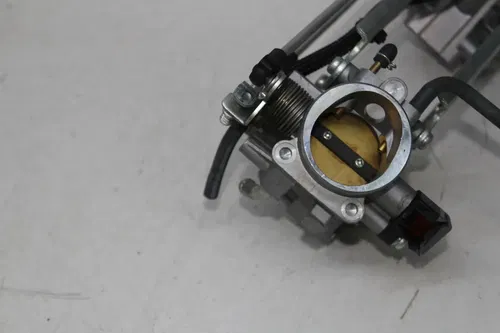 04-11 SUZUKI VSTROM 650 DL650 THROTTLE BODY BODIES