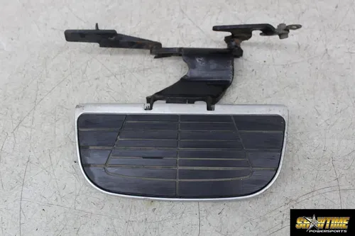 02-06 HONDA VTX1800S VTX1800 RIGHT FRONT FOOT REST BOARD STEP (SEE DESCP)