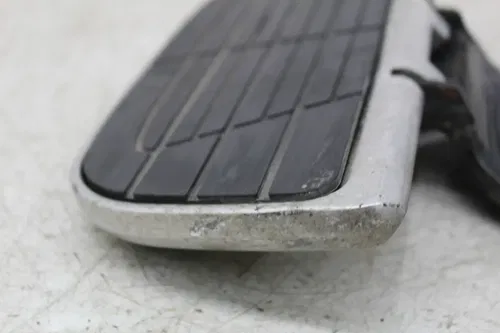 02-06 HONDA VTX1800S VTX1800 RIGHT FRONT FOOT REST BOARD STEP (SEE DESCP)