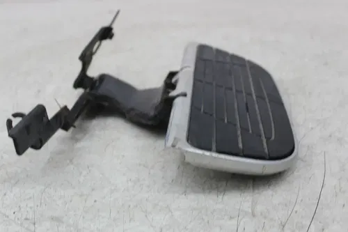 02-06 HONDA VTX1800S VTX1800 RIGHT FRONT FOOT REST BOARD STEP (SEE DESCP)