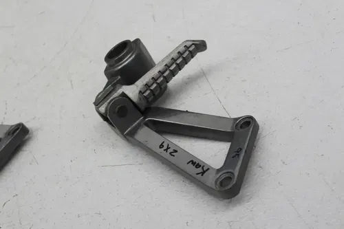 94-97 KAWASAKI NINJA ZX9R REAR BACK PASSENGER PEG SET PAIR