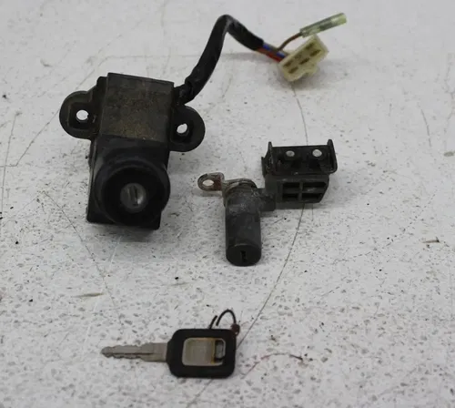 90-93 KAWASAKI ZEPHYR 550 ZR550B IGNITION LOCK KEY SET AND SEAT LOCK