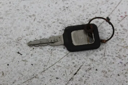 90-93 KAWASAKI ZEPHYR 550 ZR550B IGNITION LOCK KEY SET AND SEAT LOCK