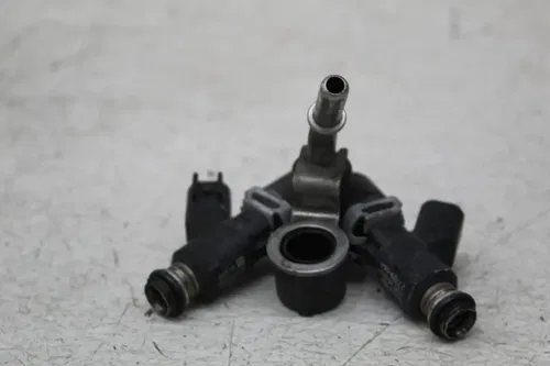 11 HARLEY-DAVIDSON FXDB DYNA STREET BOB FUEL INJECTOR INJECTORS W/ RAIL