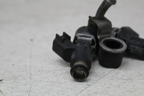 11 HARLEY-DAVIDSON FXDB DYNA STREET BOB FUEL INJECTOR INJECTORS W/ RAIL