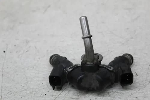 11 HARLEY-DAVIDSON FXDB DYNA STREET BOB FUEL INJECTOR INJECTORS W/ RAIL