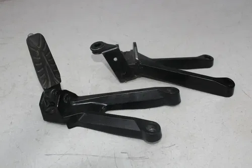 22-24 KTM RC 390 REAR BACK RIGHT PASSENGER LEFT BRACKET PEG SET PAIR