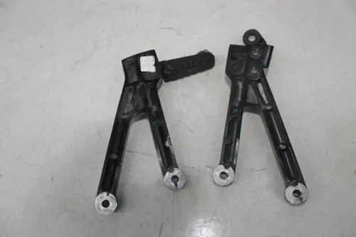 22-24 KTM RC 390 REAR BACK RIGHT PASSENGER LEFT BRACKET PEG SET PAIR