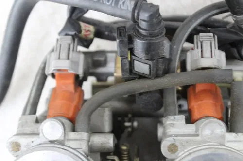 03-04 YAMAHA YZF R6 06-09 YZF R6S THROTTLE BODY BODIES RAIL INJECTORS TPS