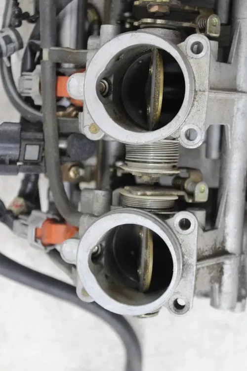 03-04 YAMAHA YZF R6 06-09 YZF R6S THROTTLE BODY BODIES RAIL INJECTORS TPS