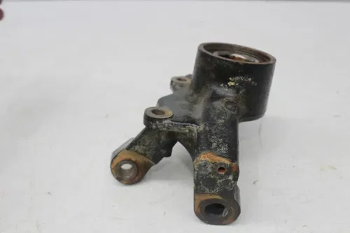 16 Can-am Commander 800r Xt front left Steering Knuckle Spindle Axle Carrier