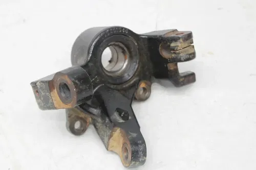 16 Can-am Commander 800r Xt front left Steering Knuckle Spindle Axle Carrier