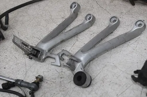 05-06 SUZUKI GSXR1000 PARTS HARDWARE SHOCK SEAT DAMPER PEGS SPROCKET (SEE DES)