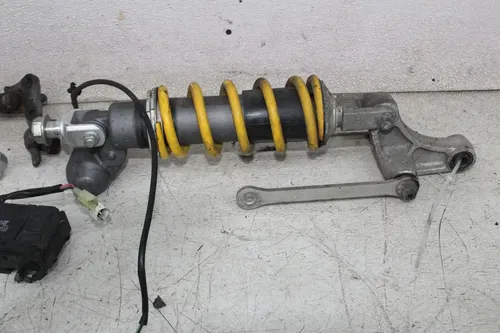 05-06 SUZUKI GSXR1000 PARTS HARDWARE SHOCK SEAT DAMPER PEGS SPROCKET (SEE DES)