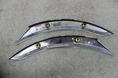 08 VICTORY VEGAS FENDER STRUT STRUTS PAIR