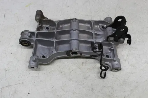21 KAWASAKI ER400 ENGINE MOUNT MOTOR BRACKET