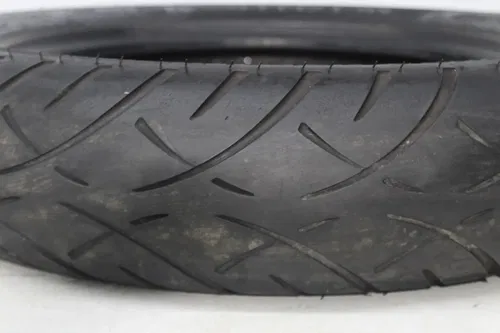 metzeler marathon ultra mt90b16 m/c 72h me 888 front tire (tread:3/32nds)
