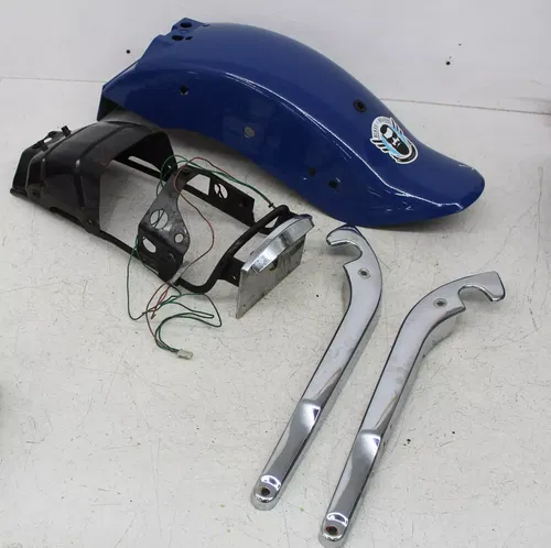 97-04 SUZUKI MARAUDER 800 VZ800 REAR BACK WHEEL FENDER STRUTS BRACKET SUPPORT