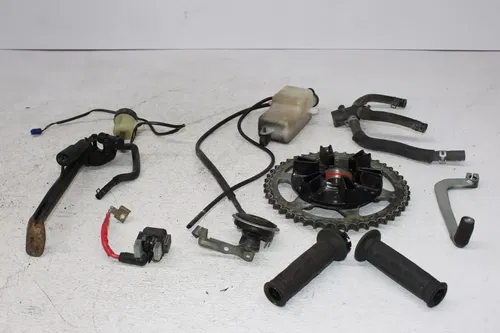 2004 YAMAHA FZ6 PARTS AND HARDWARE NUTS BOLTS