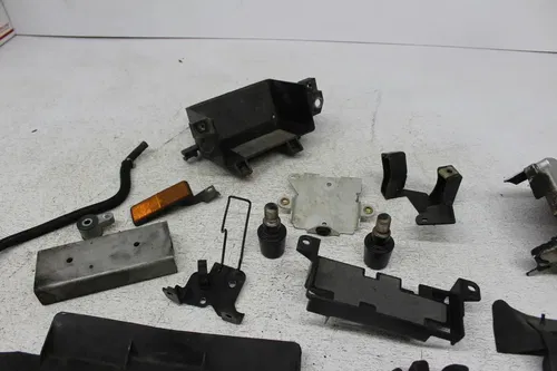 2004 YAMAHA FZ6 PARTS AND HARDWARE NUTS BOLTS
