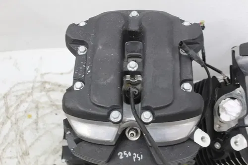 18-20 HARLEY-DAVIDSON STREET BOB FXBB 107CI ENGINE MOTOR HEAD MILWAUKEE M8